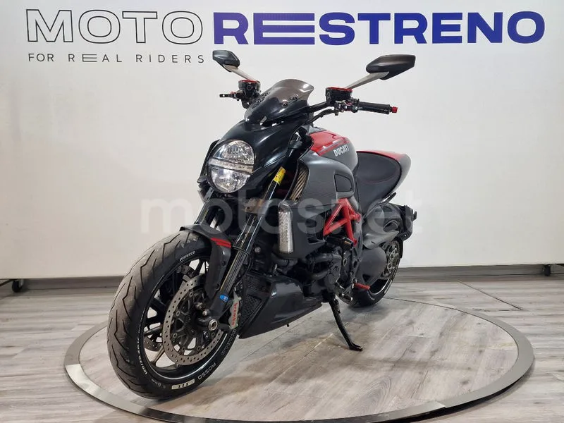 Ducati Diavel – Vista 5