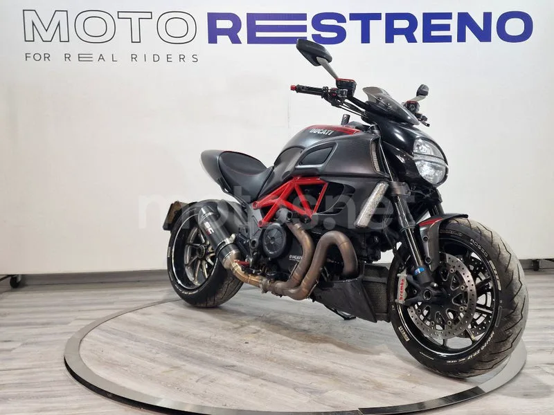 Ducati Diavel – Vista 6