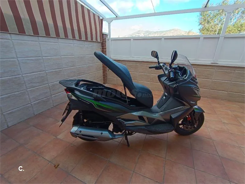 Kawasaki J 125 – Vista 5