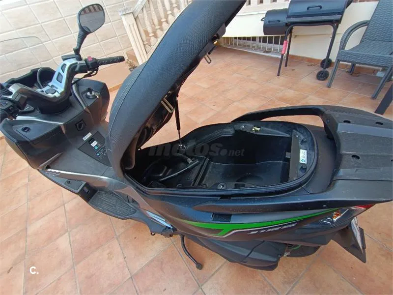 Kawasaki J 125 – Vista 7