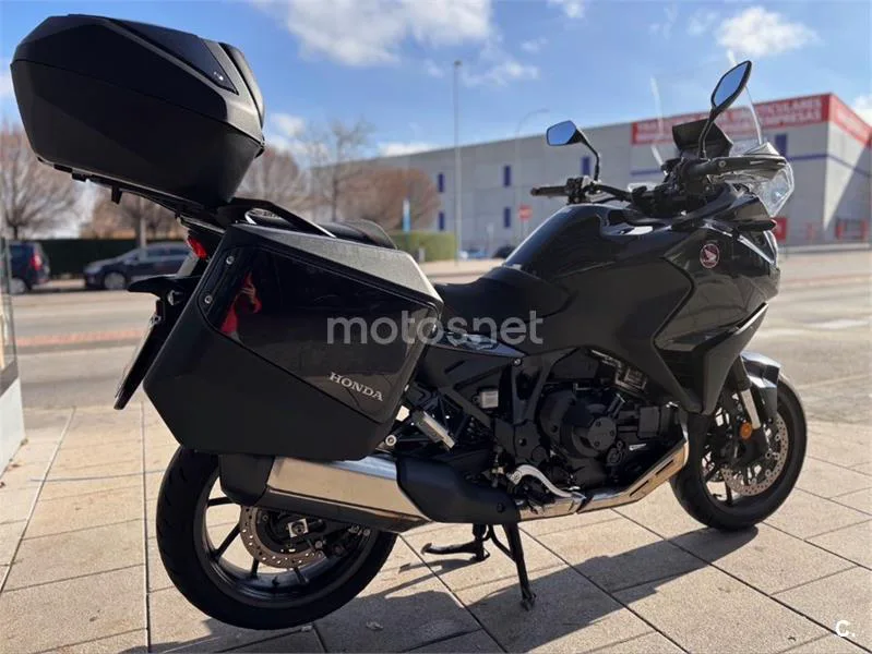 Honda NT1100 – Vista 10