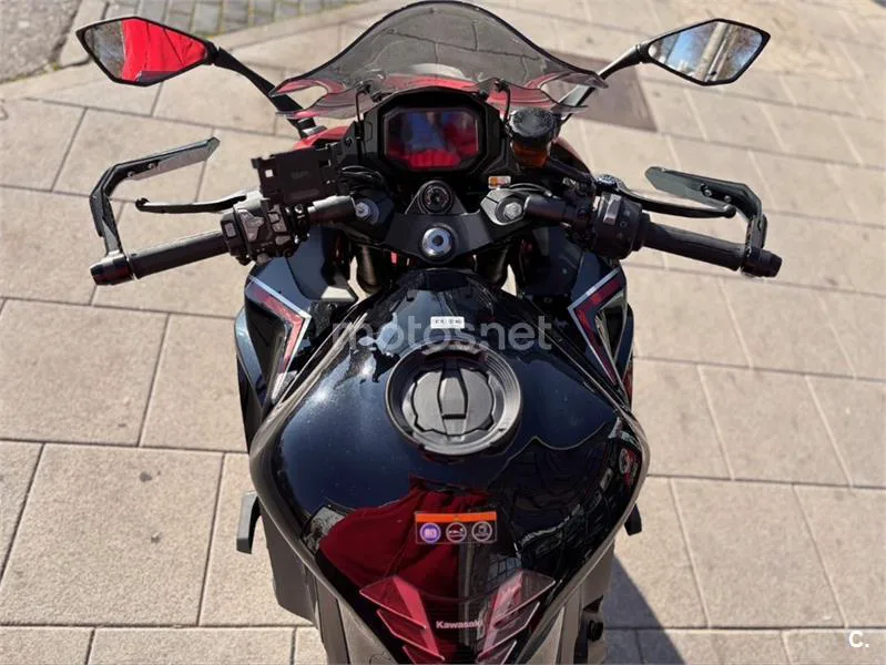 Kawasaki Ninja 1000 SX – Vista 15