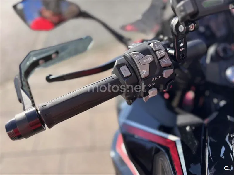Kawasaki Ninja 1000 SX – Vista 17