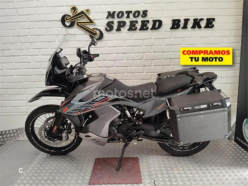 KTM 890 – Vista 13