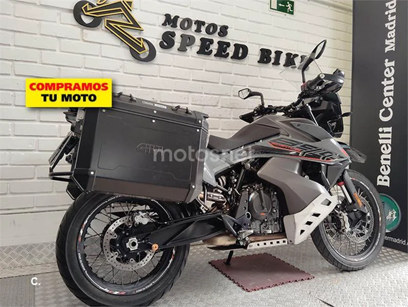 KTM 890 – Vista 5