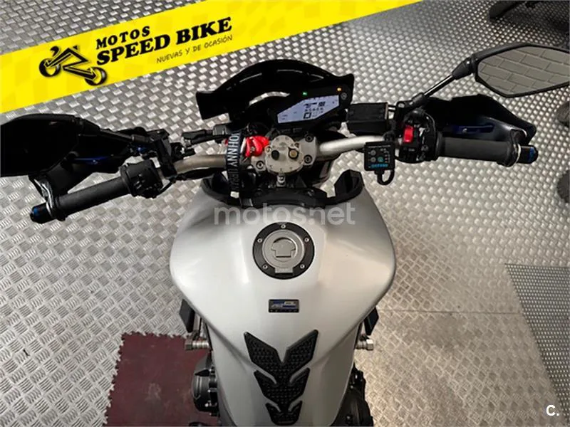 Yamaha MT-09 – Vista 11