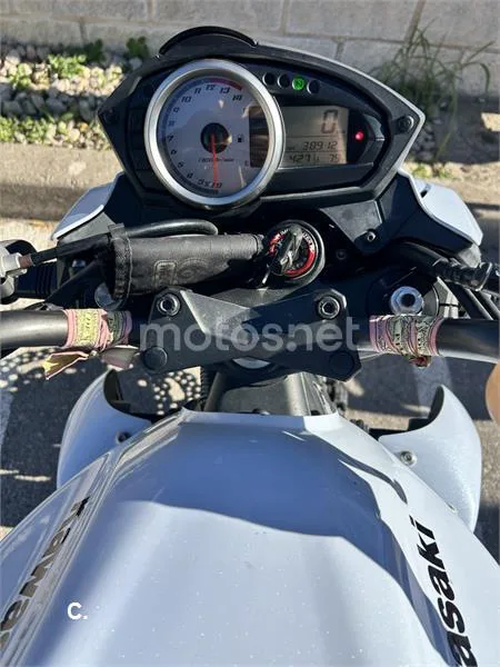 Kawasaki Z 750 – Vista 2