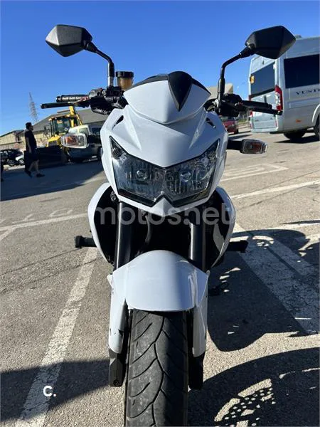 Kawasaki Z 750 – Vista 4