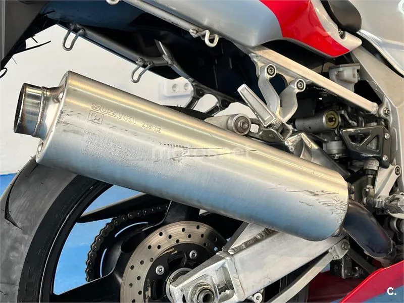 Suzuki GSX-R750 – Vista 17