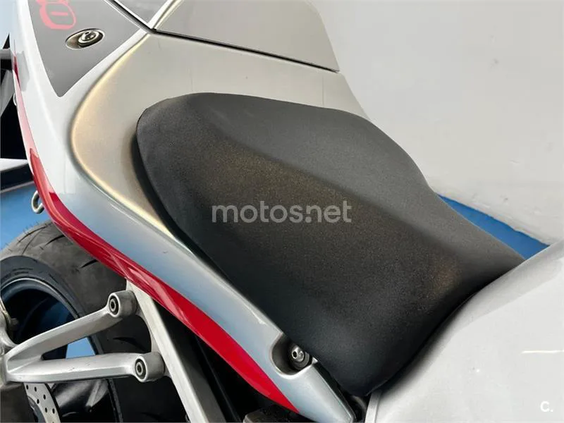 Suzuki GSX-R750 – Vista 20
