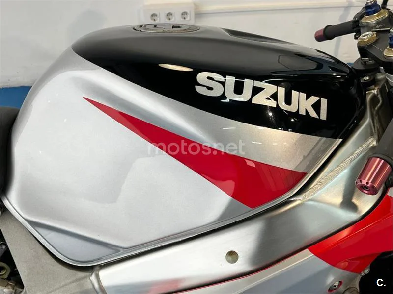 Suzuki GSX-R750 – Vista 21