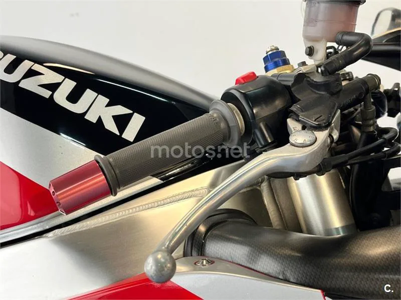 Suzuki GSX-R750 – Vista 22