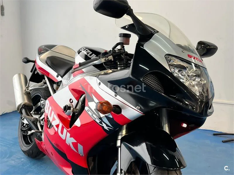 Suzuki GSX-R750 – Vista 24