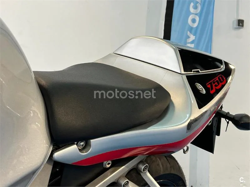 Suzuki GSX-R750 – Vista 30