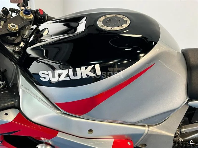Suzuki GSX-R750 – Vista 39