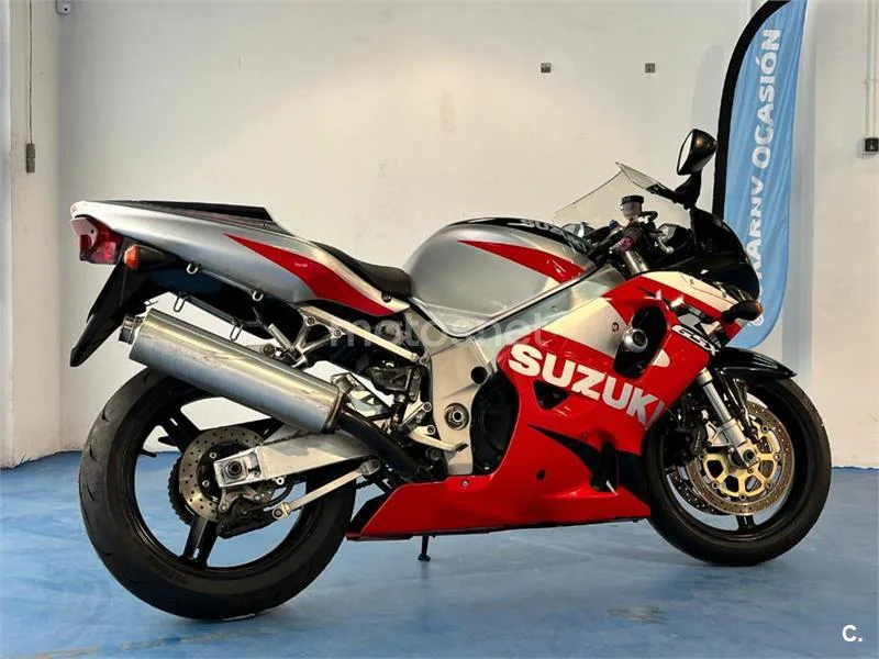 Suzuki GSX-R750 – Vista 5