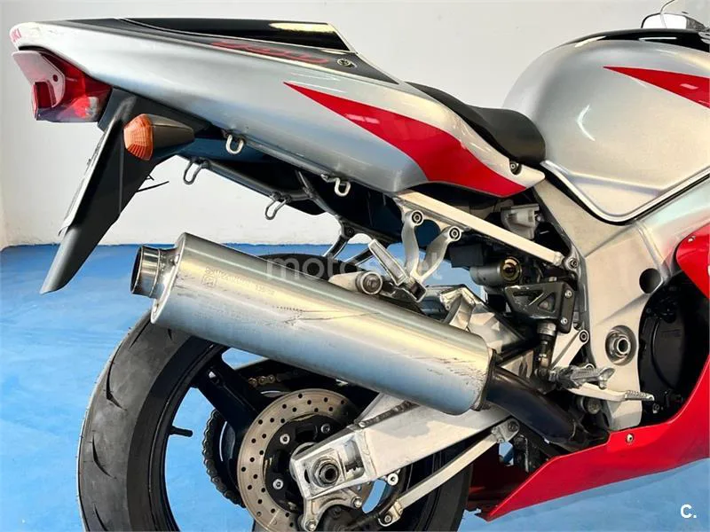 Suzuki GSX-R750 – Vista 47