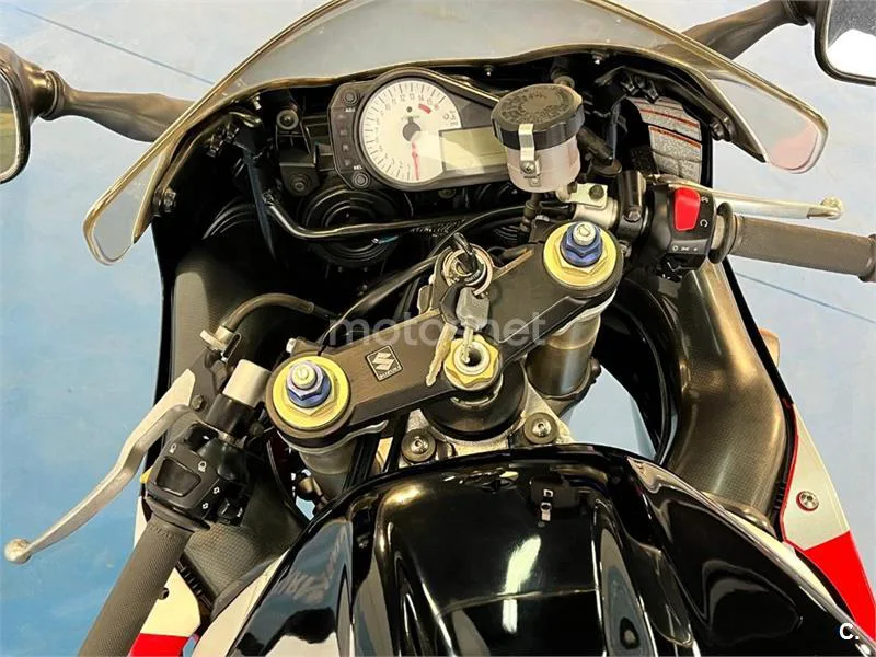 Suzuki GSX-R750 – Vista 50