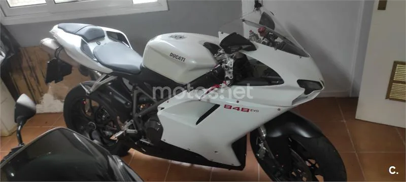 Ducati 848 Superbike – Vista 2