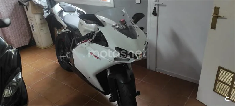 Ducati 848 Superbike – Vista 3