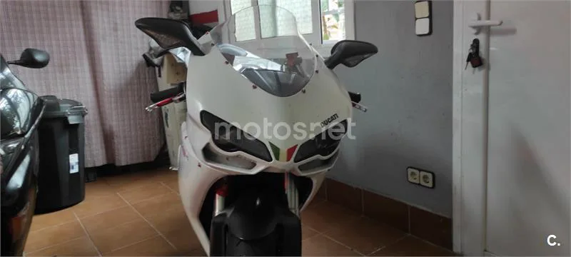 Ducati 848 Superbike – Vista 5