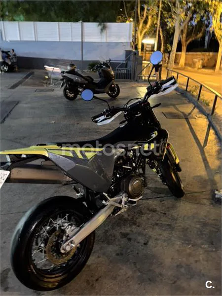 Husqvarna 701 Supermoto – Vista 4