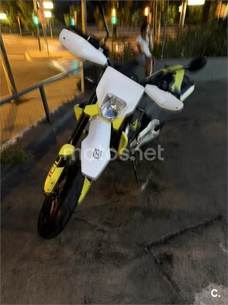 Husqvarna 701 Supermoto – Vista 7