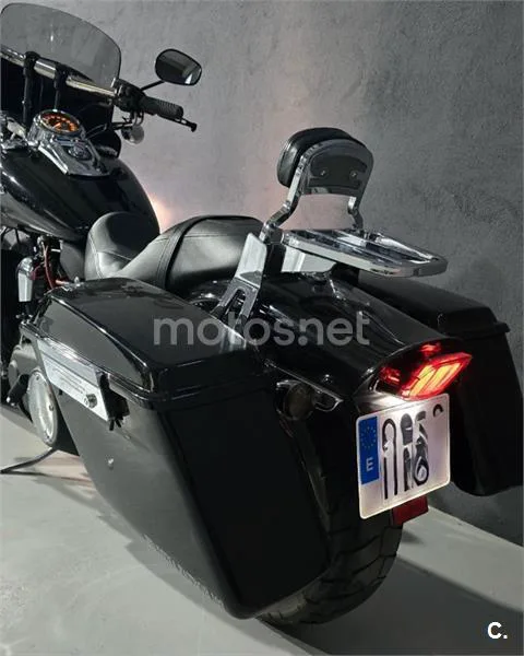 Harley-Davidson Dyna Fat Bob – Vista 7