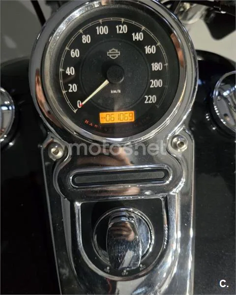 Harley-Davidson Dyna Fat Bob – Vista 10