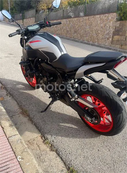 Yamaha MT-07 – Vista 3