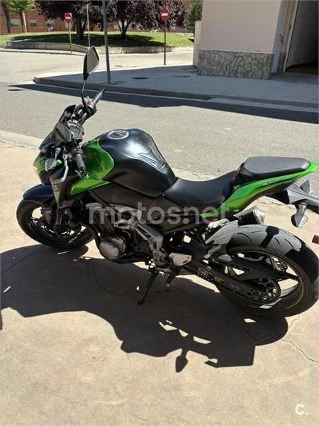 Kawasaki Z 900 – Vista 4
