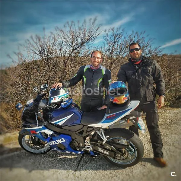 Suzuki GSX R600 – Vista 8