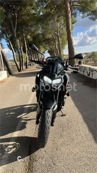 Kawasaki Z 900 – Vista 2
