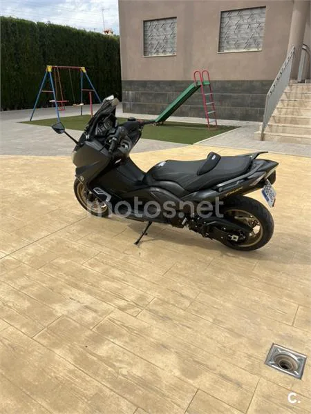 Yamaha TMAX 530 – Vista 4