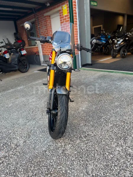 Triumph Speed 400 - Vista 11