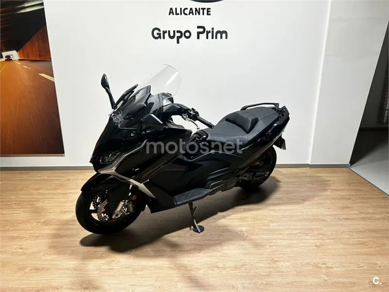Kymco AK 550 – Vista 3