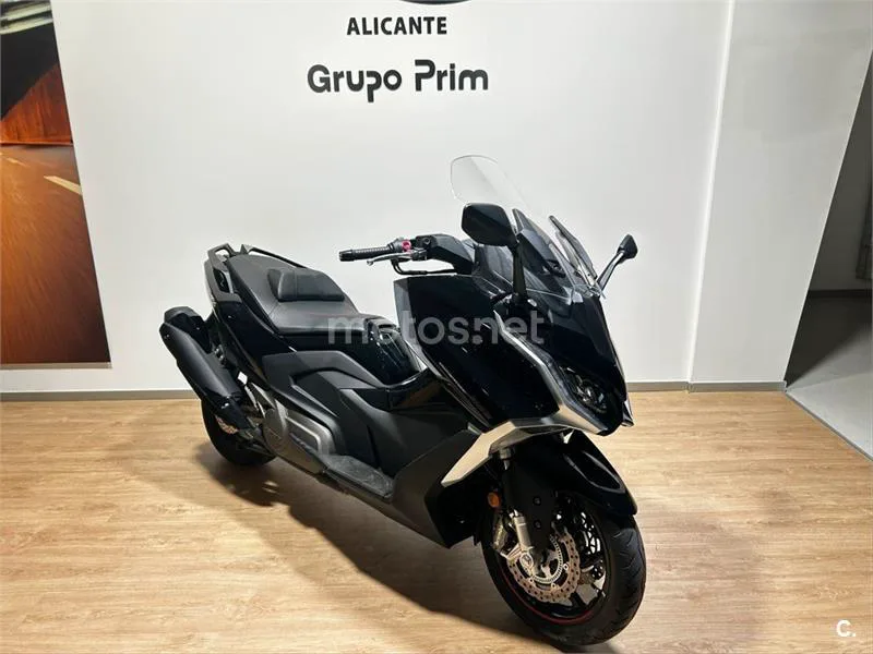 Kymco AK 550 – Vista 4