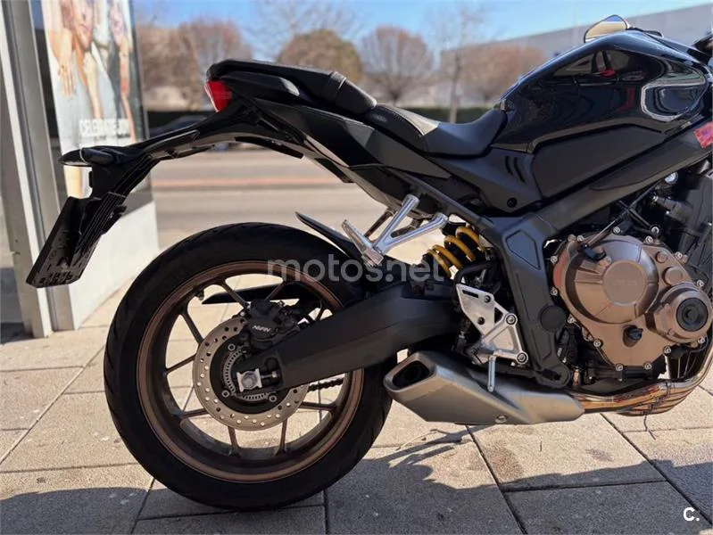 Honda CB 650 R – Vista 9