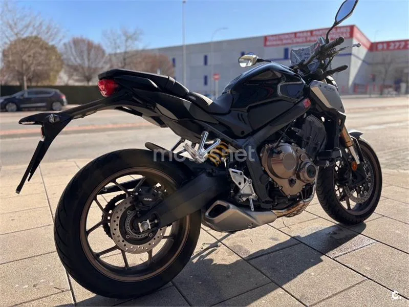 Honda CB 650 R – Vista 10
