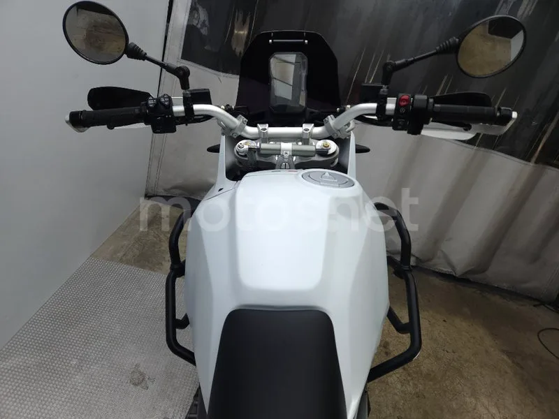 Ducati DesertX – Vista 7