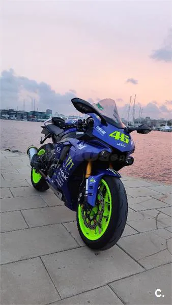 Yamaha R1 – Vista 4