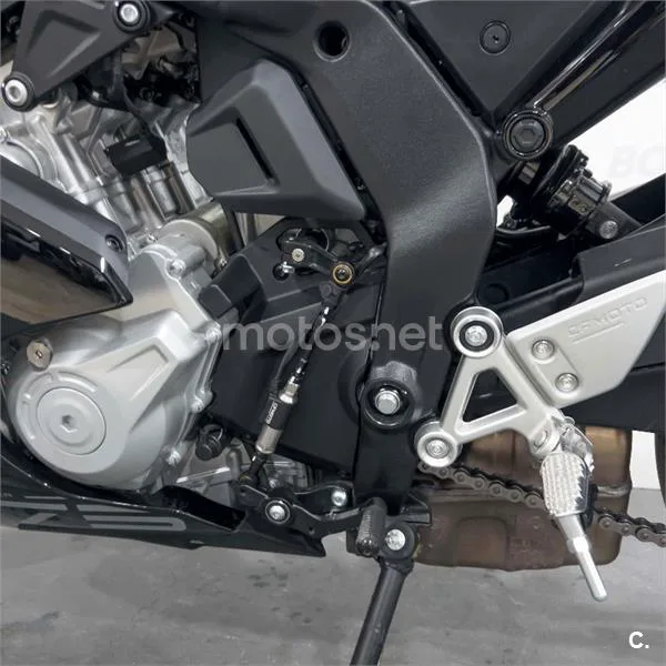 CFMOTO 675 SR-R – Vista 21