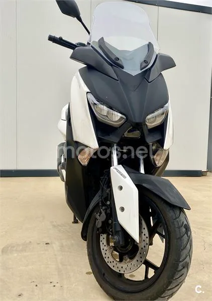 Yamaha XMAX 300 – Vista 3