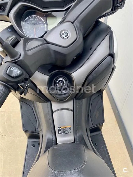 Yamaha XMAX 300 – Vista 7