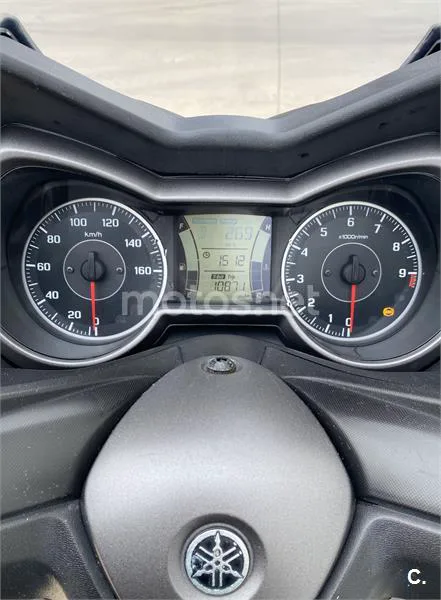Yamaha XMAX 300 – Vista 8