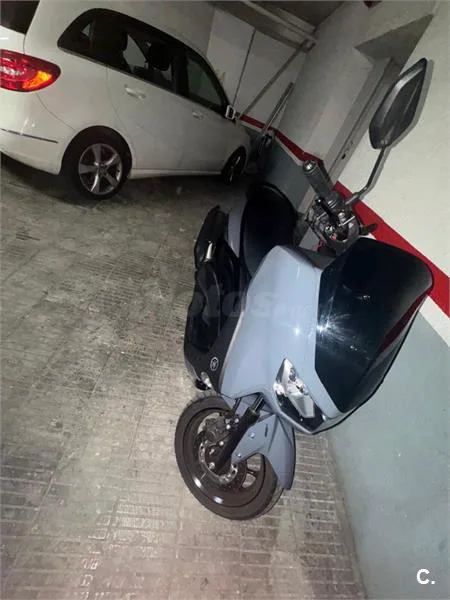 Yamaha NMAX – Vista 4