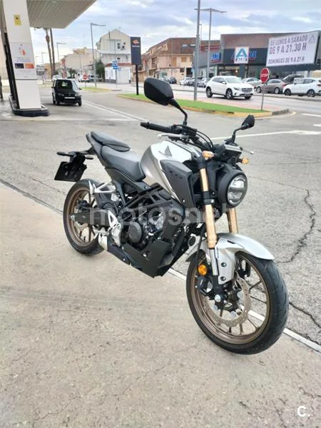 Honda CB 125 R – Vista 3