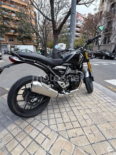 Triumph Speed 400 – Vista 3