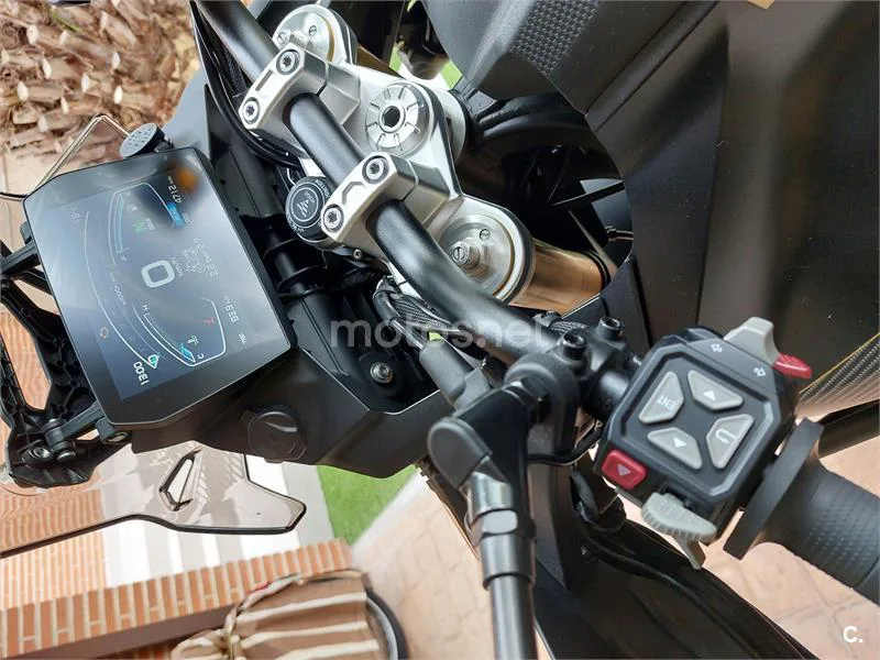 Voge 900DSX – Vista 7