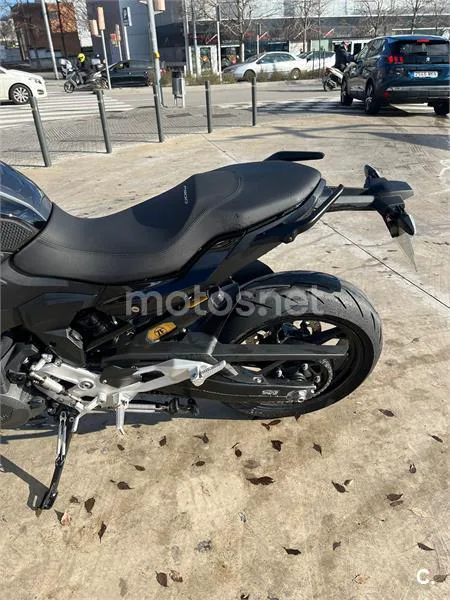 BMW F 900 R – Vista 3